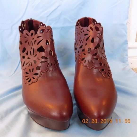 Carlos Santana Shoes - Carlos Santa Purple Floral Booties